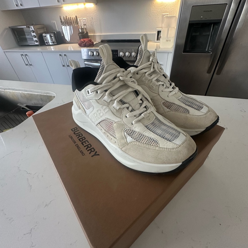 Burberry Cream and White Mens Sneakers - Picture 3 of 6